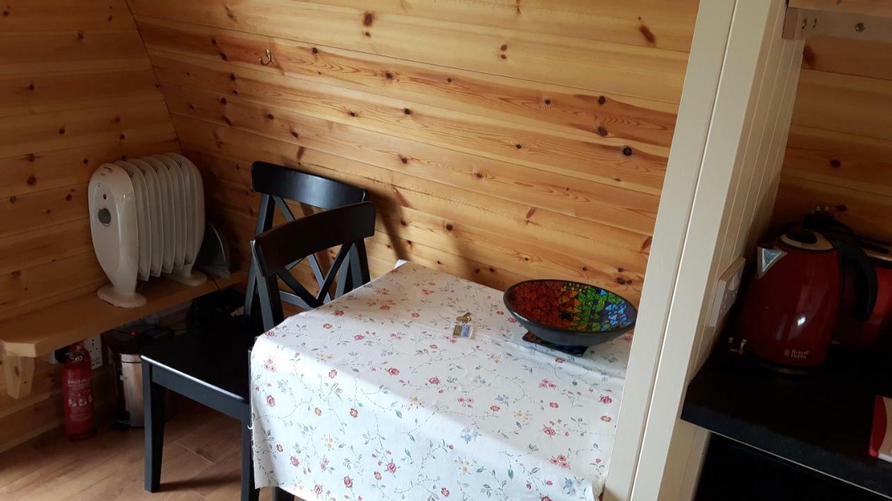 The Rainbow Pod Villa Milltown Malbay Eksteriør bilde