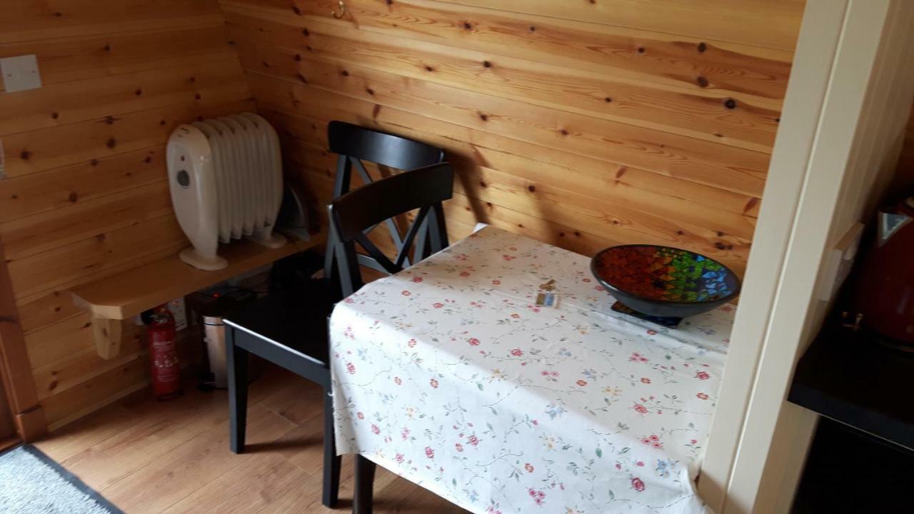 The Rainbow Pod Villa Milltown Malbay Eksteriør bilde